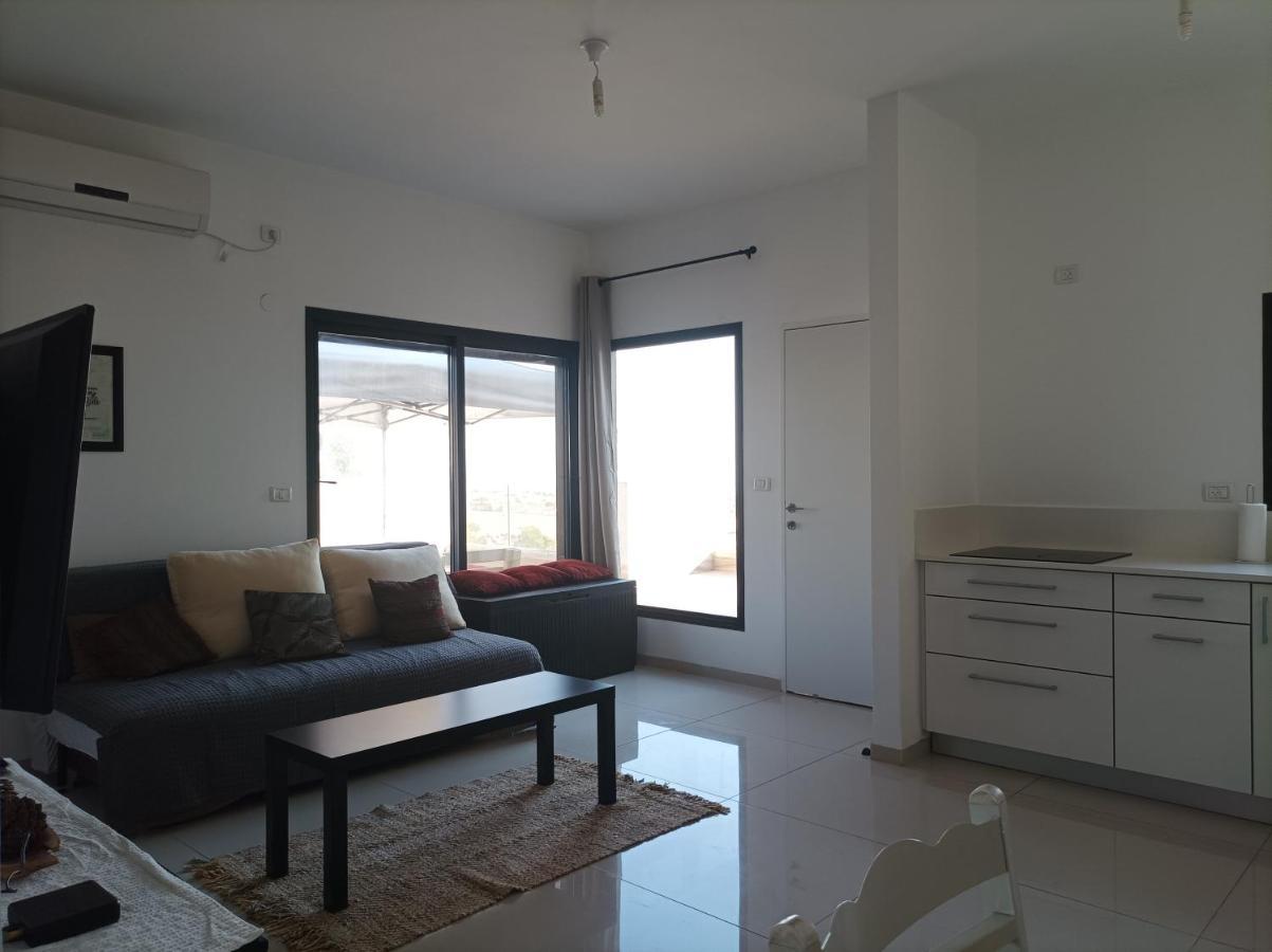 Apartamento נוגה בגולן Qaşrīn Exterior foto